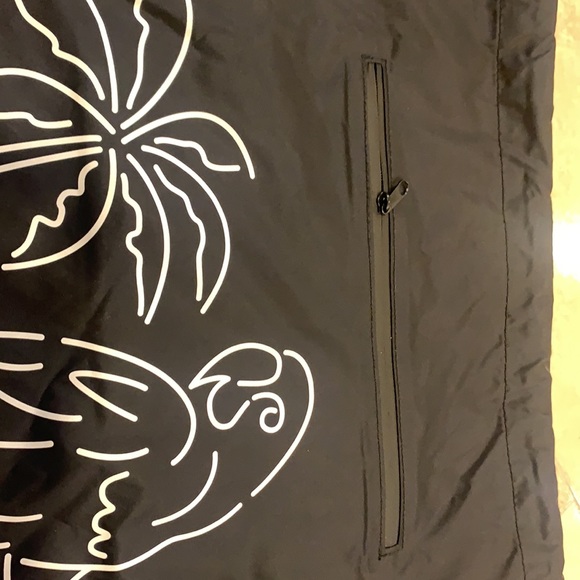 Travis Mathew drawstring bag - Picture 3 of 3